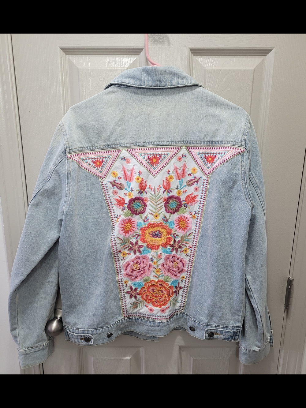 Savanna Jane Light Wash Denim Floral Embroidered Jacket Size L